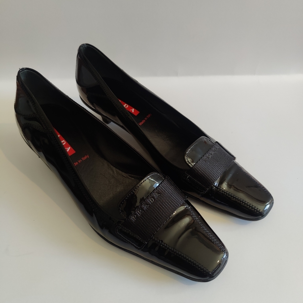 Prada Women's Patent leather Pump